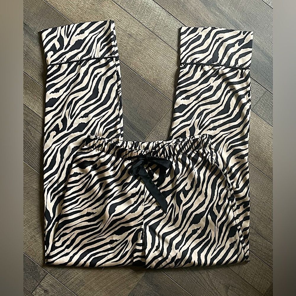 Victoria’s Secret, Silky-Polyester, Cream/Black, Zebra-Print Sleep Pants.